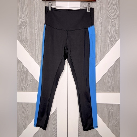 Move Theology Pants - D23.10 Move Theology Black and Blue Athletic Leggings Medium